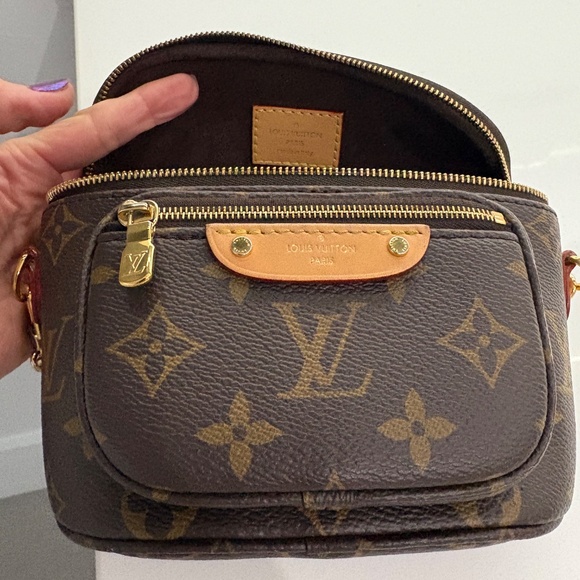 Authentic Louis Vuitton Mini Bumbag - Picture 6 of 10